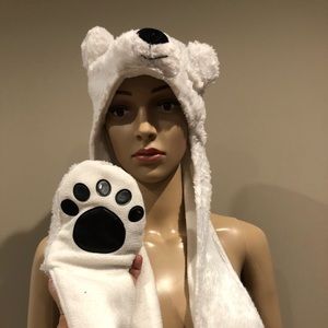 Wollen teddy bear scarf pluse gloves and headwear